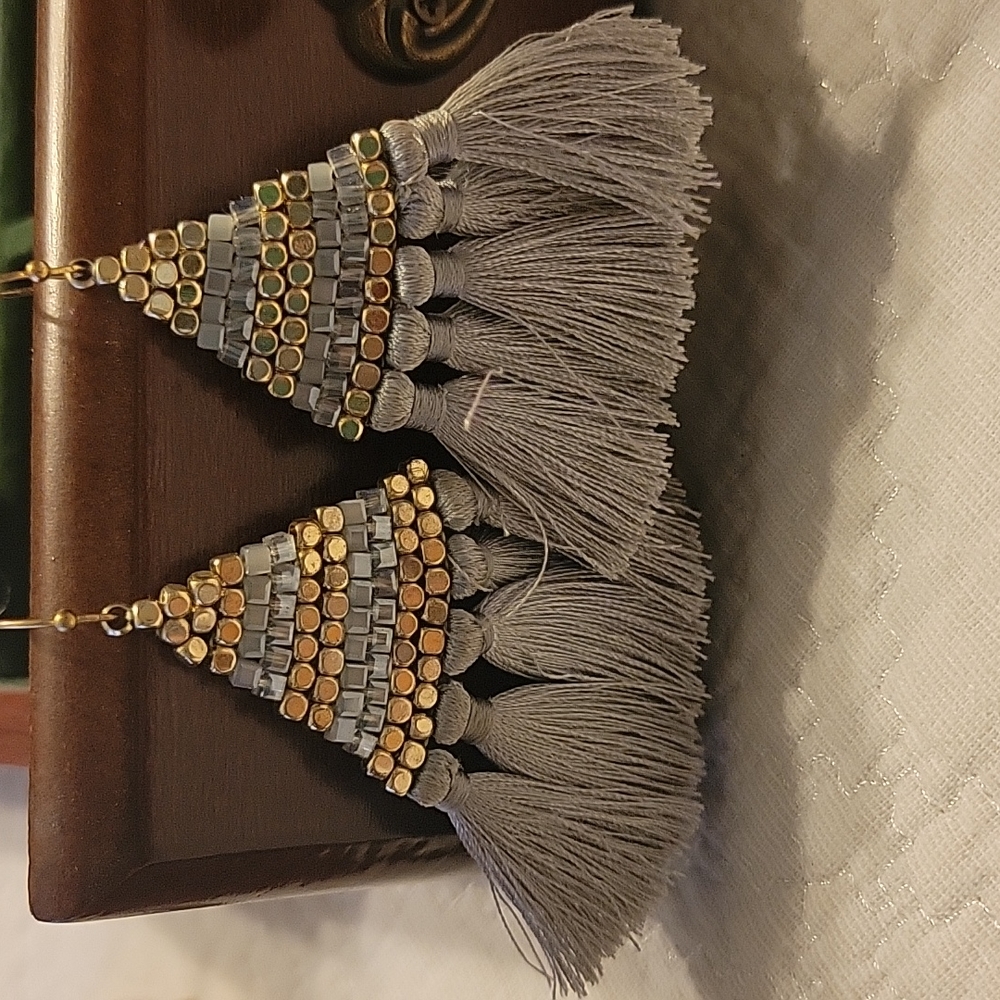 Gray fringe earring